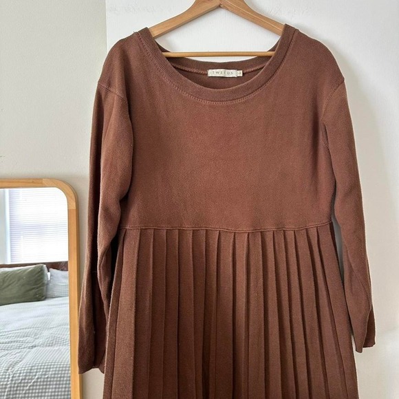 Vintage Brown Pleated Maxi Long Sleeve Dress Size Large - Picture 3 of 3